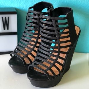 Black strappy wedges